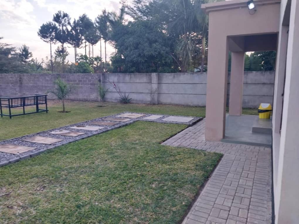 Emmrose Apartments Chingola Exterior foto